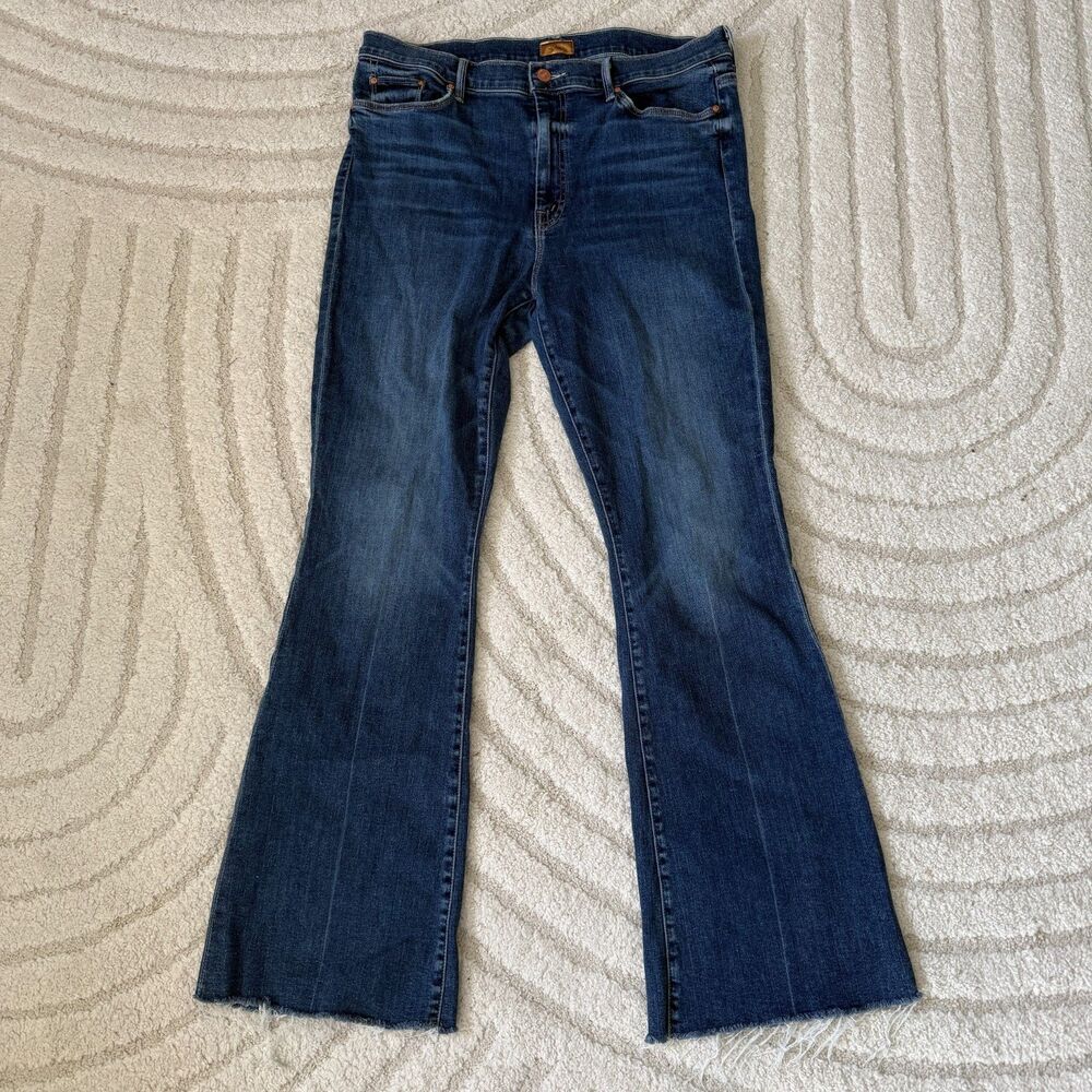 Mother The Weekender Fray Jeans in Walking on Coals Size 34 - Picture 3 of 14
